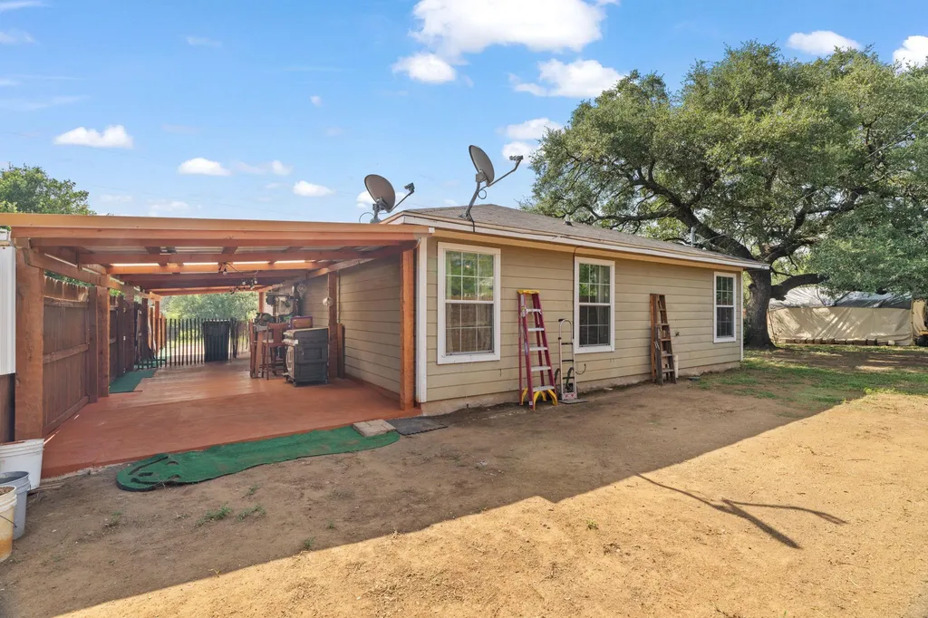 808 Pecan Lane Cottonwood Shores TX 78657