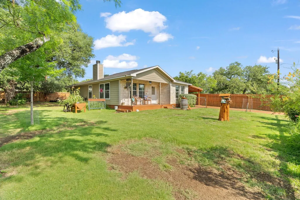 808 Pecan Lane Cottonwood Shores TX 78657