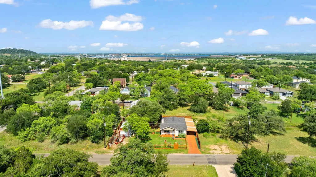 808 Pecan Lane Cottonwood Shores TX 78657