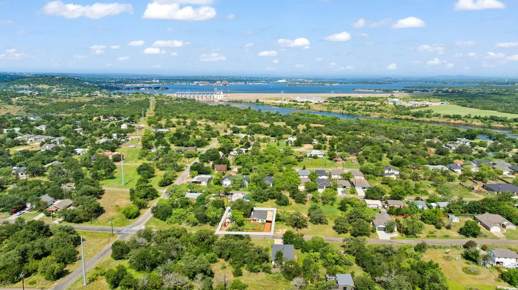 808 Pecan Lane Cottonwood Shores TX 78657