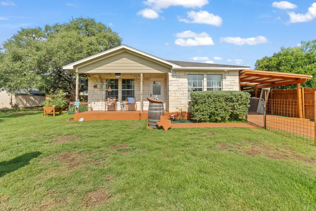 808 Pecan Lane Cottonwood Shores TX 78657