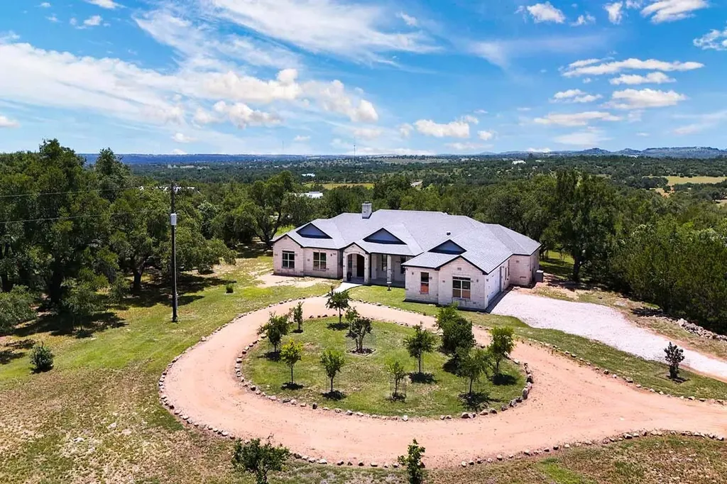 967 Crystal Mountain Round Mountain TX 78663