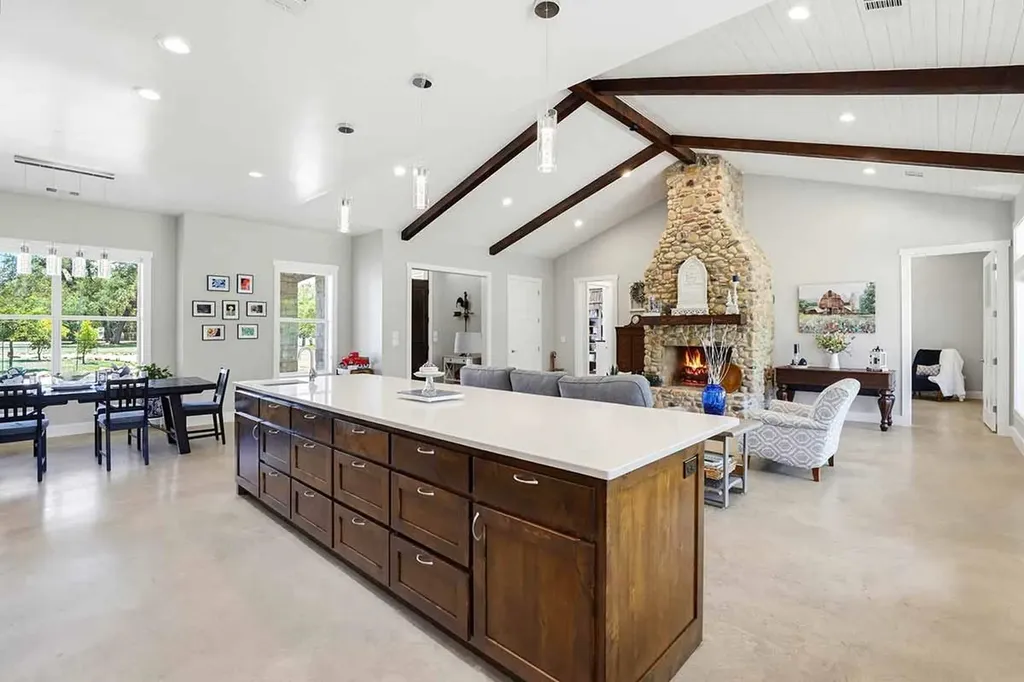 967 Crystal Mountain Round Mountain TX 78663