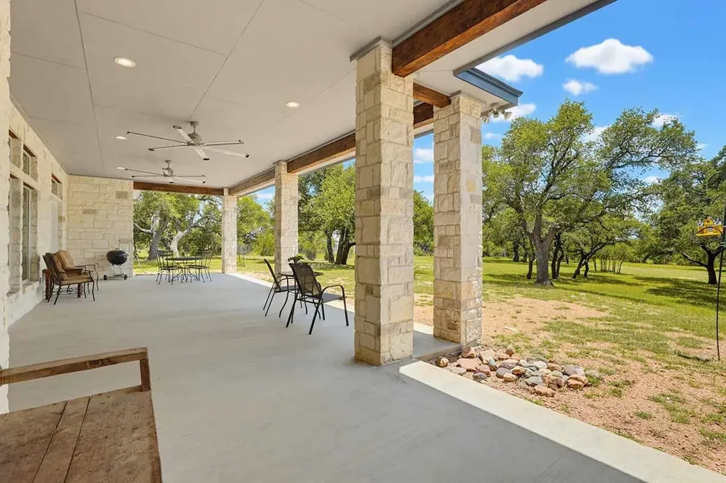 967 Crystal Mountain Round Mountain TX 78663