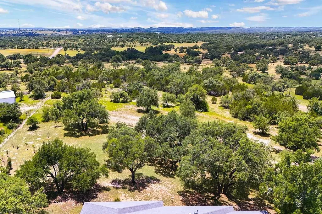 967 Crystal Mountain Round Mountain TX 78663