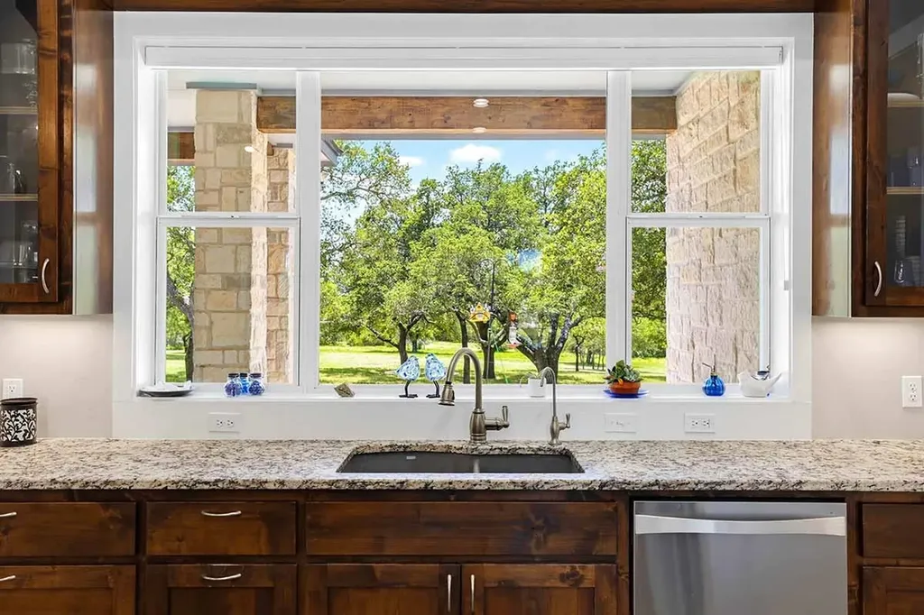 967 Crystal Mountain Round Mountain TX 78663