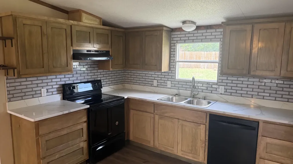 200 Sarah Circle Llano TX 78643