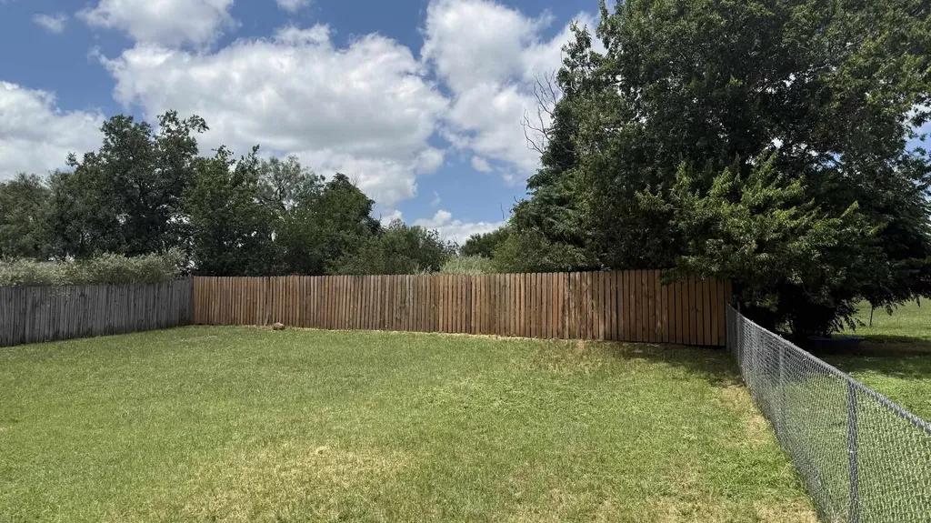 200 Sarah Circle Llano TX 78643