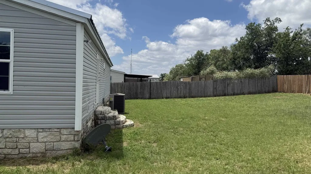 200 Sarah Circle Llano TX 78643