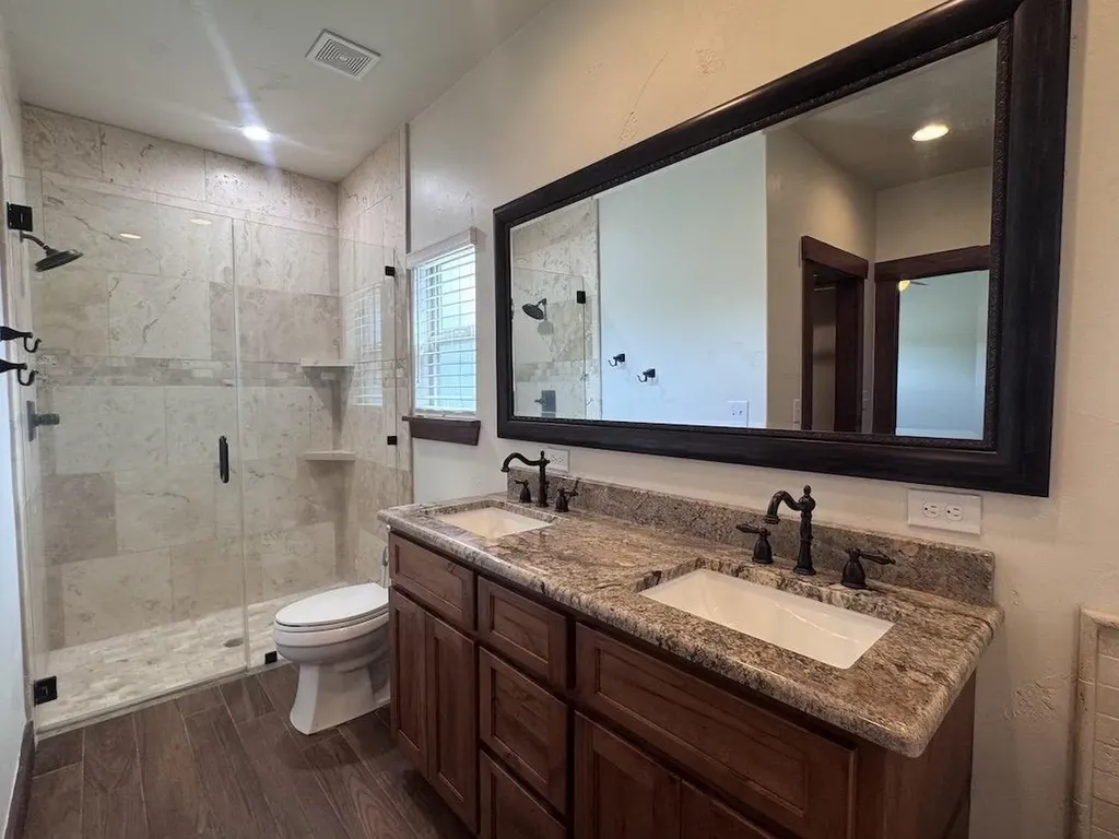 1706 Link Drive Kingsland TX 78639