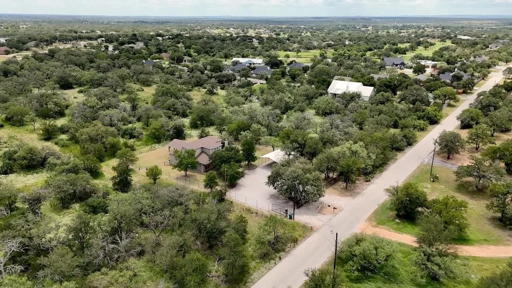 1706 Link Drive Kingsland TX 78639