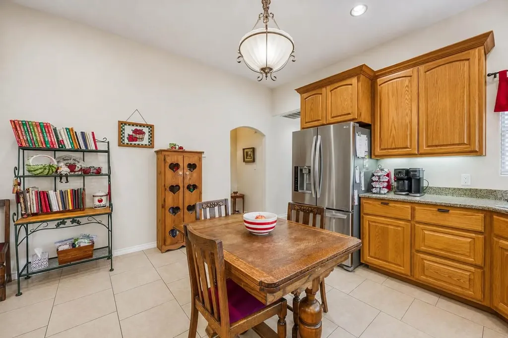 1107 E College Street Llano TX 78643
