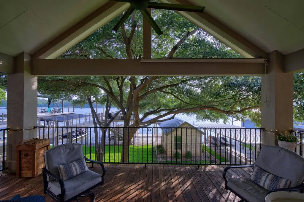 814 Scenic Loop Kingsland TX 78639