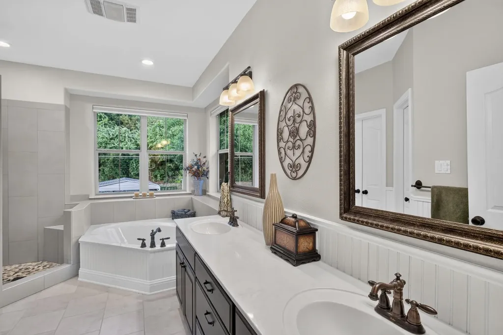 814 Scenic Loop Kingsland TX 78639