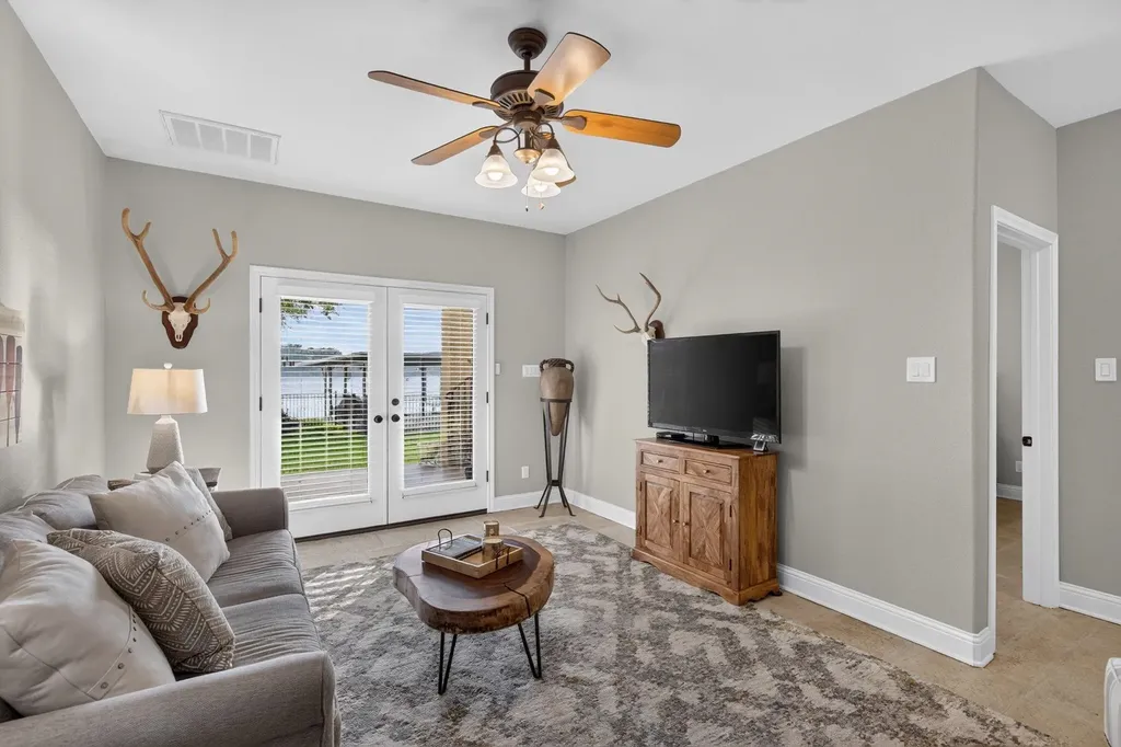 814 Scenic Loop Kingsland TX 78639