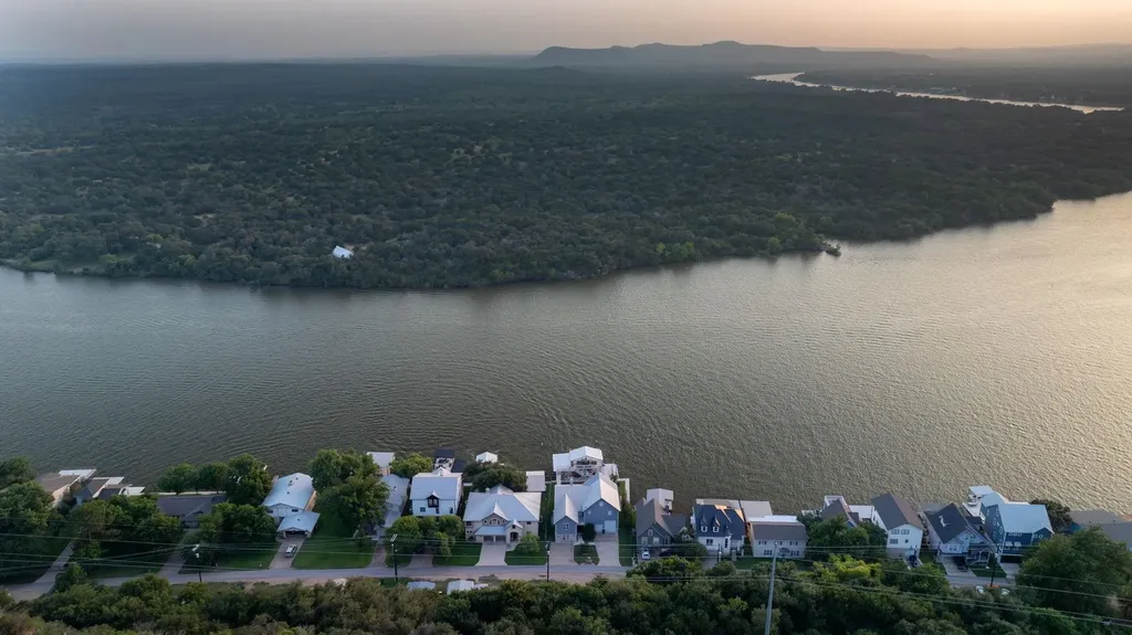814 Scenic Loop Kingsland TX 78639