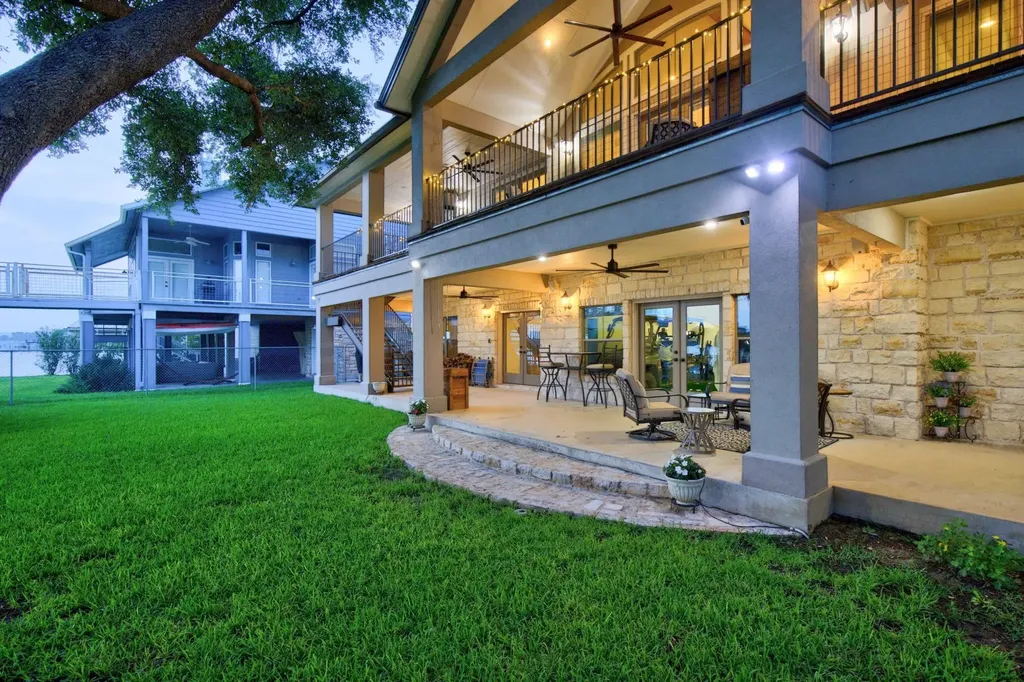 814 Scenic Loop Kingsland TX 78639