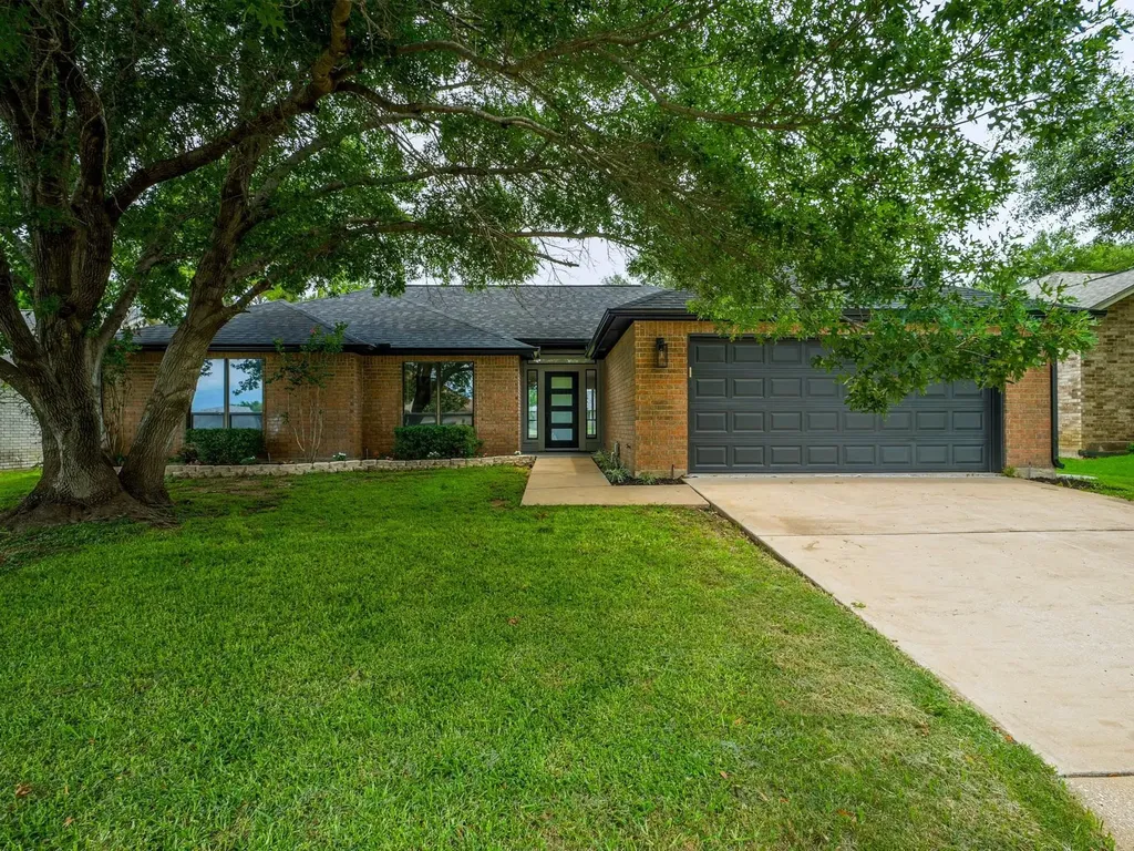 416 Spyglass Street Meadowlakes TX 78654