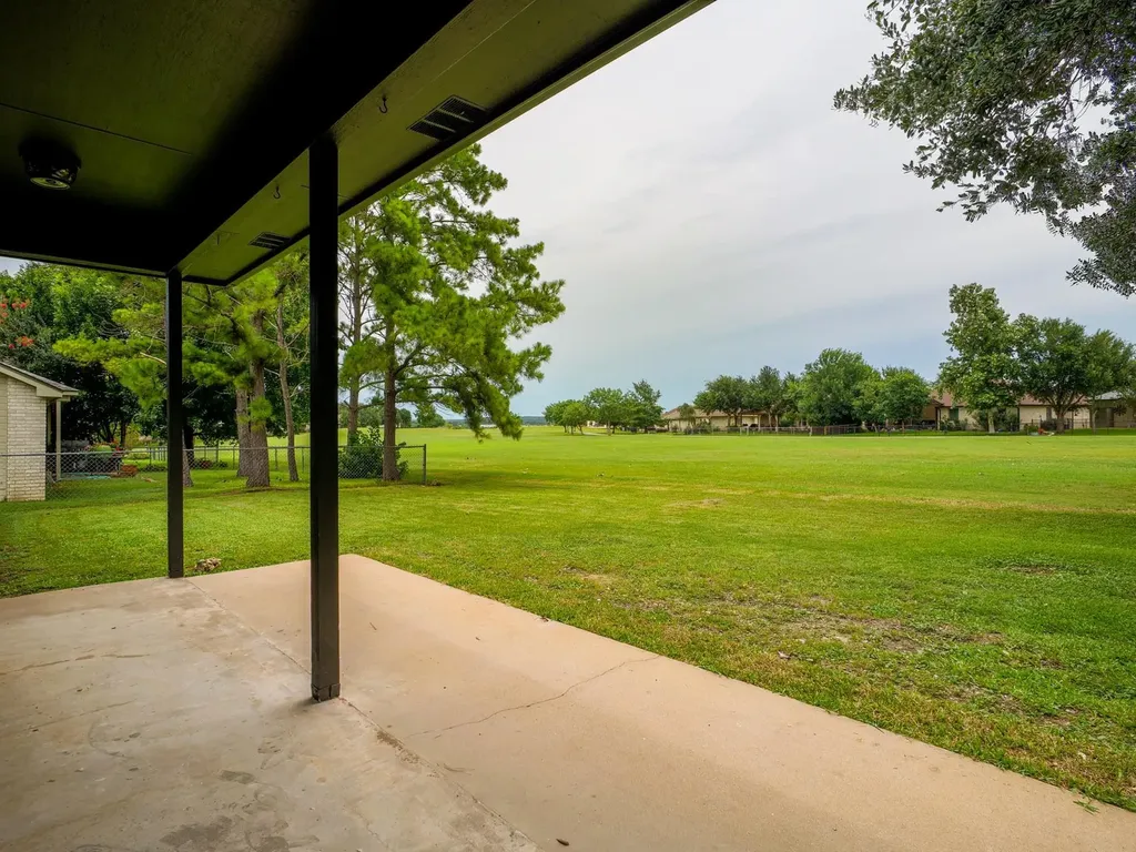 416 Spyglass Street Meadowlakes TX 78654