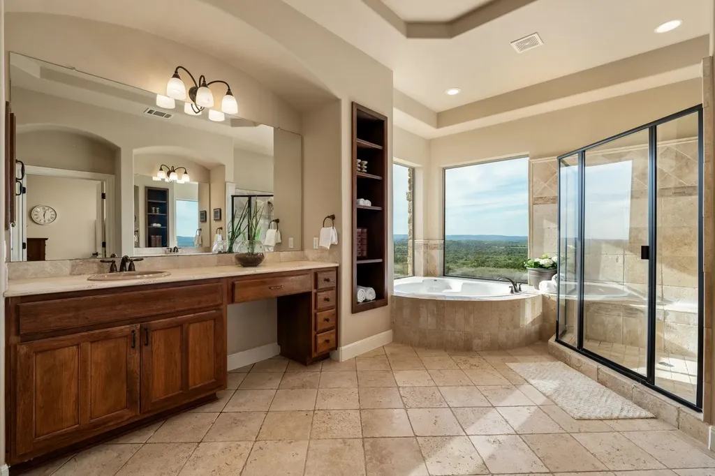 1130 Crownover Lane Round Mountain TX 78663