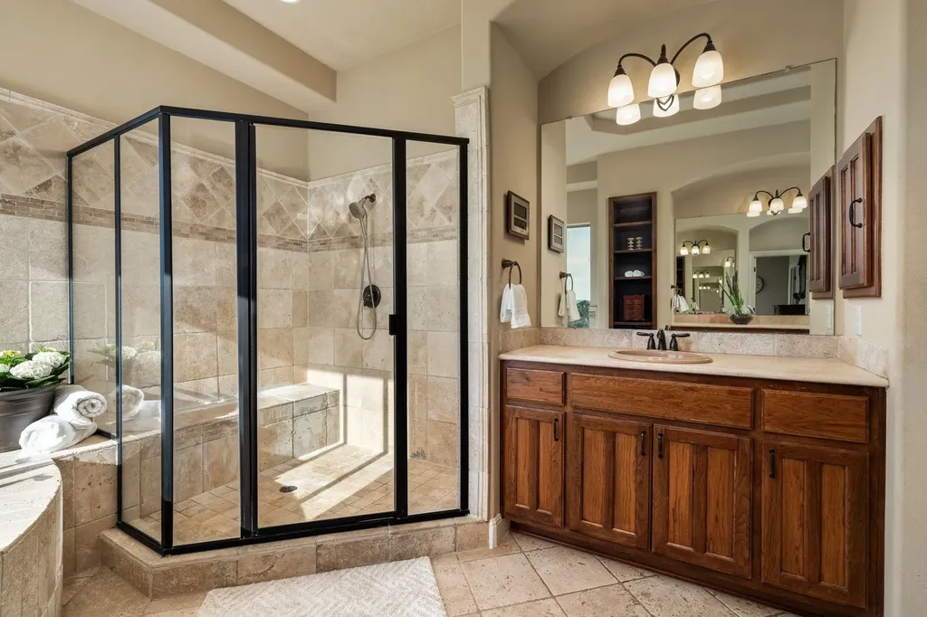 1130 Crownover Lane Round Mountain TX 78663