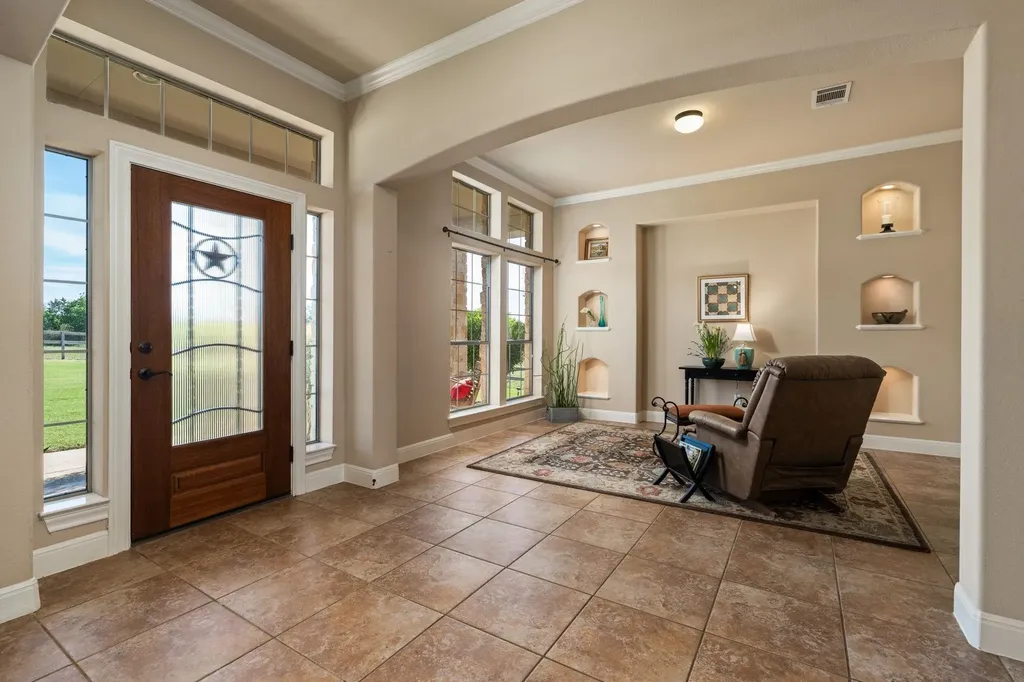 1130 Crownover Lane Round Mountain TX 78663