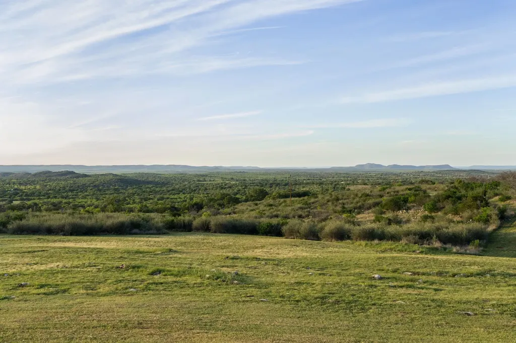 1130 Crownover Lane Round Mountain TX 78663