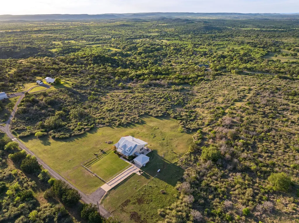 1130 Crownover Lane Round Mountain TX 78663
