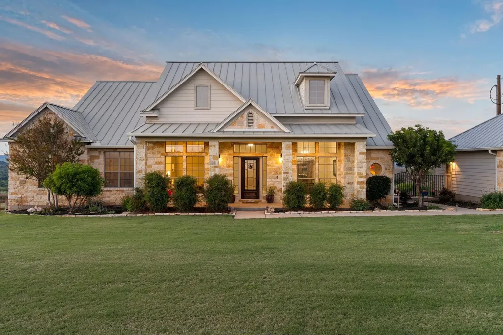 1130 Crownover Lane Round Mountain TX 78663