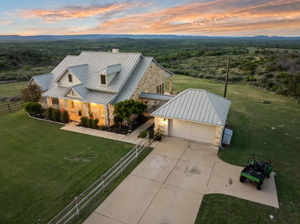 1130 Crownover Lane Round Mountain TX 78663