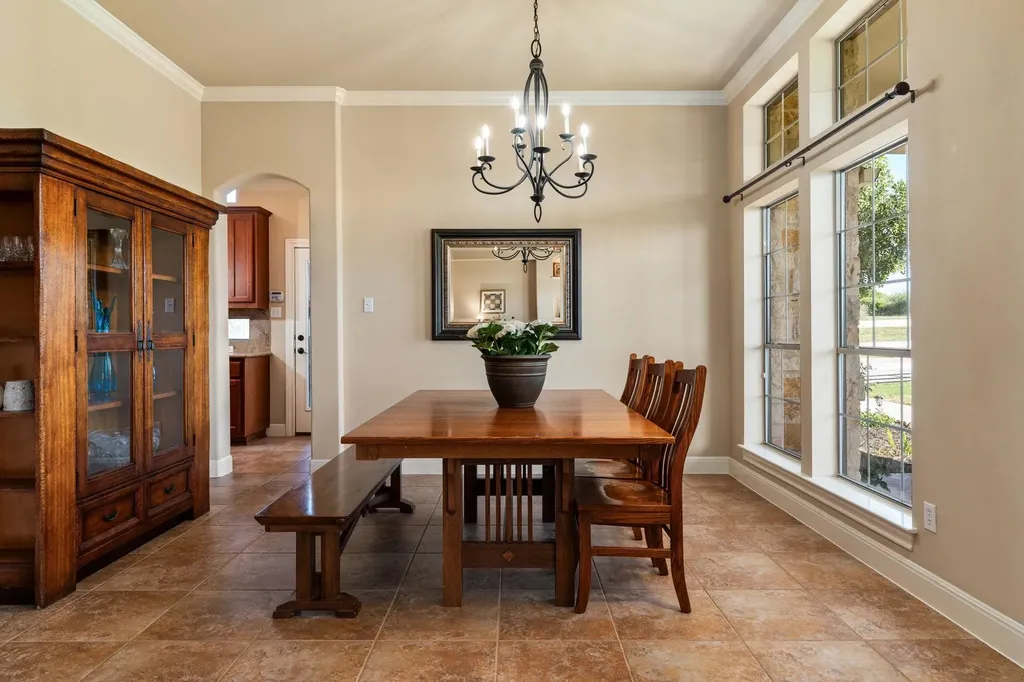 1130 Crownover Lane Round Mountain TX 78663