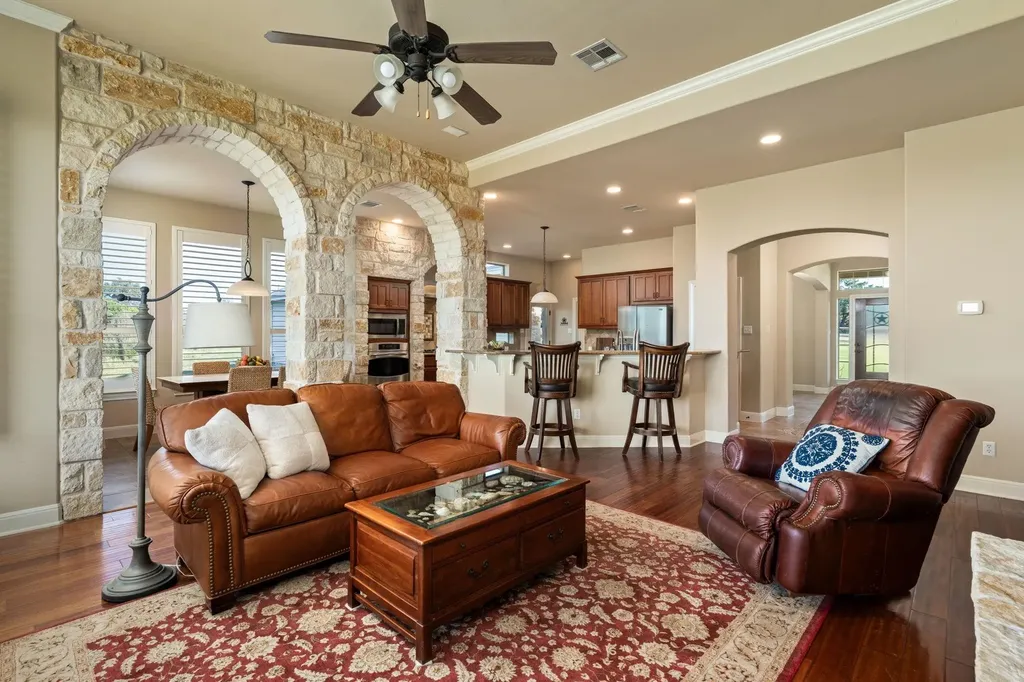 1130 Crownover Lane Round Mountain TX 78663