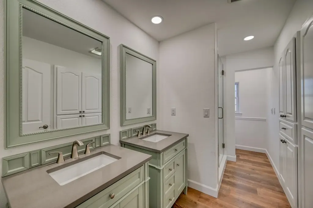 1016 Mccartney Kingsland TX 78639