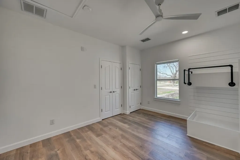 1016 Mccartney Kingsland TX 78639