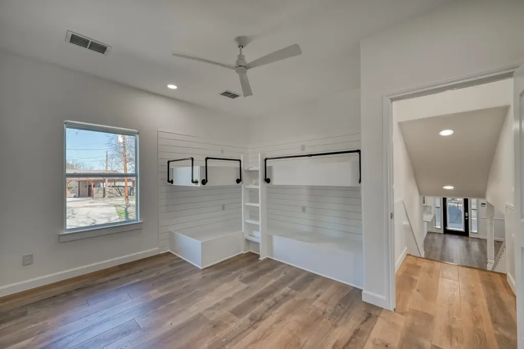 1016 Mccartney Kingsland TX 78639