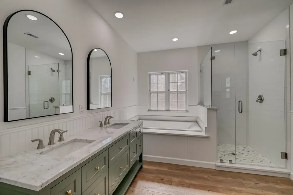 1016 Mccartney Kingsland TX 78639