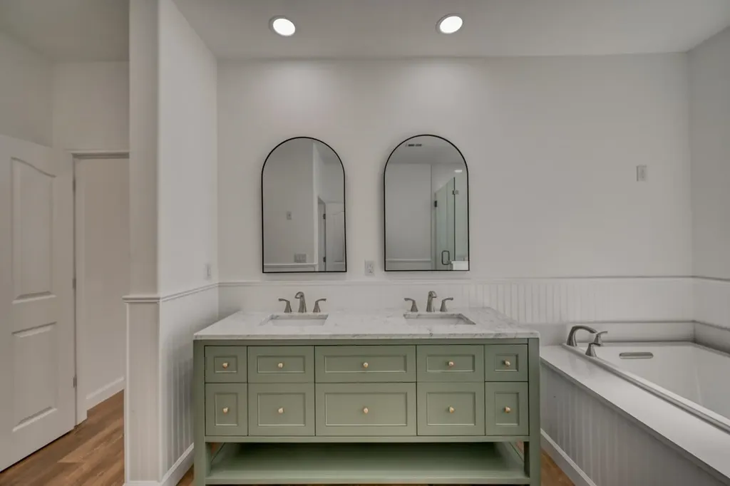1016 Mccartney Kingsland TX 78639