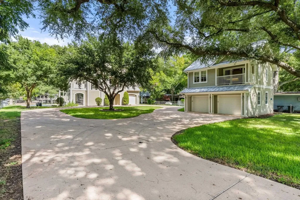 2419 Terminal Loop Road Mcqueeney TX 78123