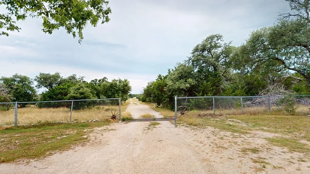 606 Fm 2340 Lampasas TX 76550