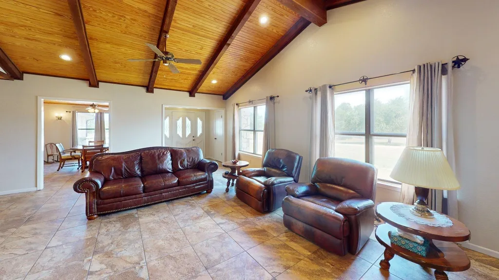 606 Fm 2340 Lampasas TX 76550