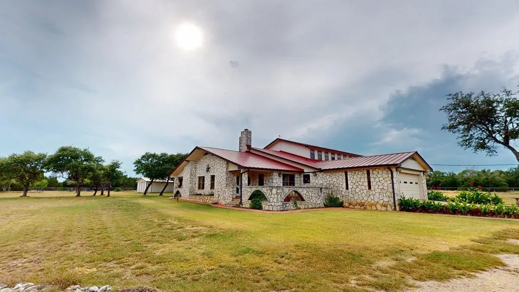 606 Fm 2340 Lampasas TX 76550