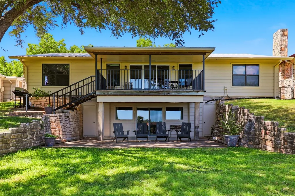 3000 River Oaks Drive Kingsland TX 78639