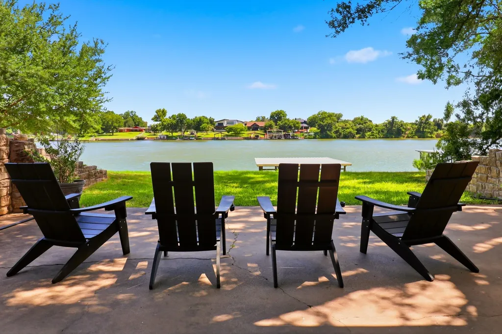 3000 River Oaks Drive Kingsland TX 78639
