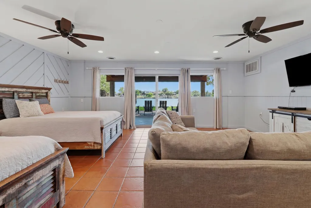 3000 River Oaks Drive Kingsland TX 78639