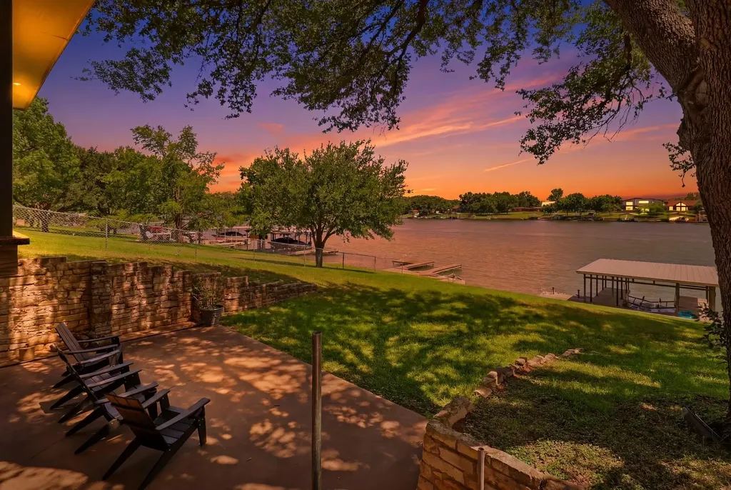 3000 River Oaks Drive Kingsland TX 78639