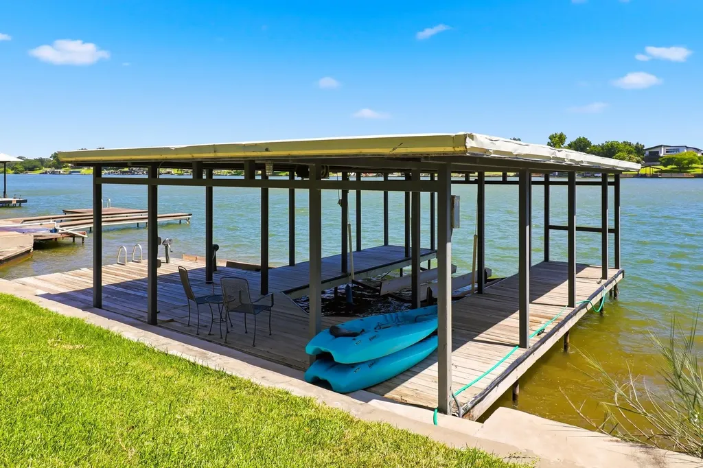 3000 River Oaks Drive Kingsland TX 78639