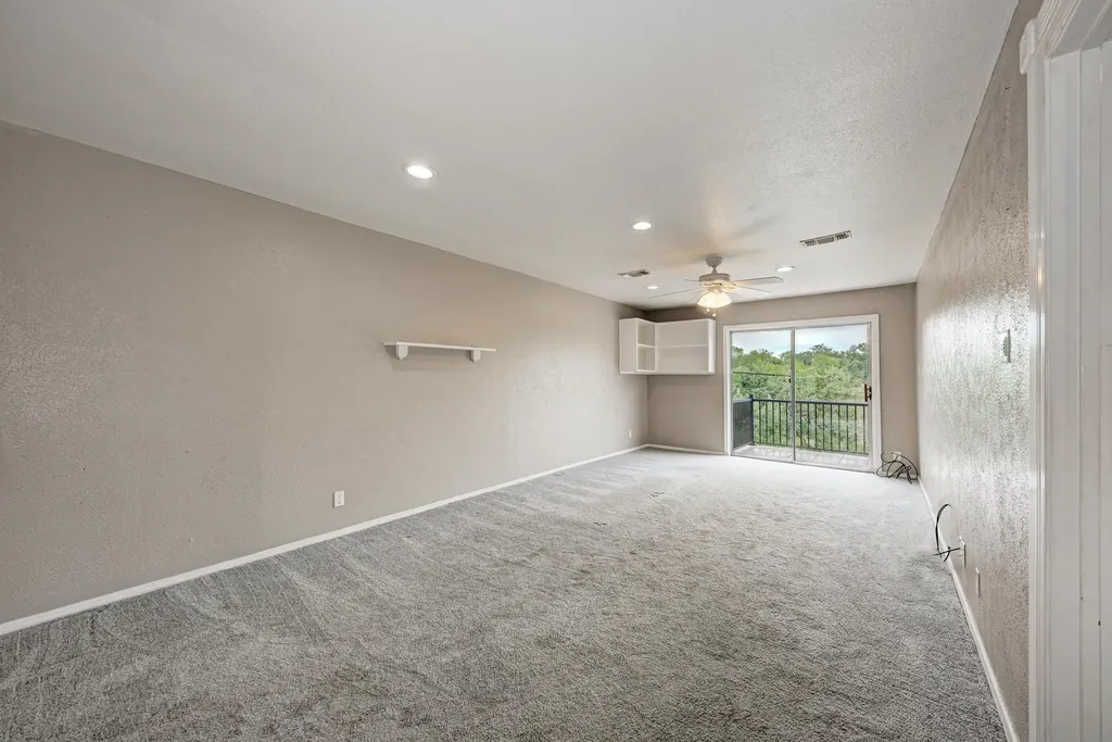 1202 Hi Stirrup #401 Horseshoe Bay TX 78657