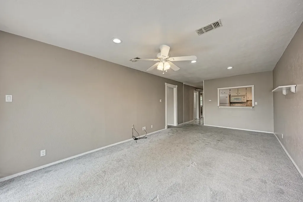 1202 Hi Stirrup #401 Horseshoe Bay TX 78657