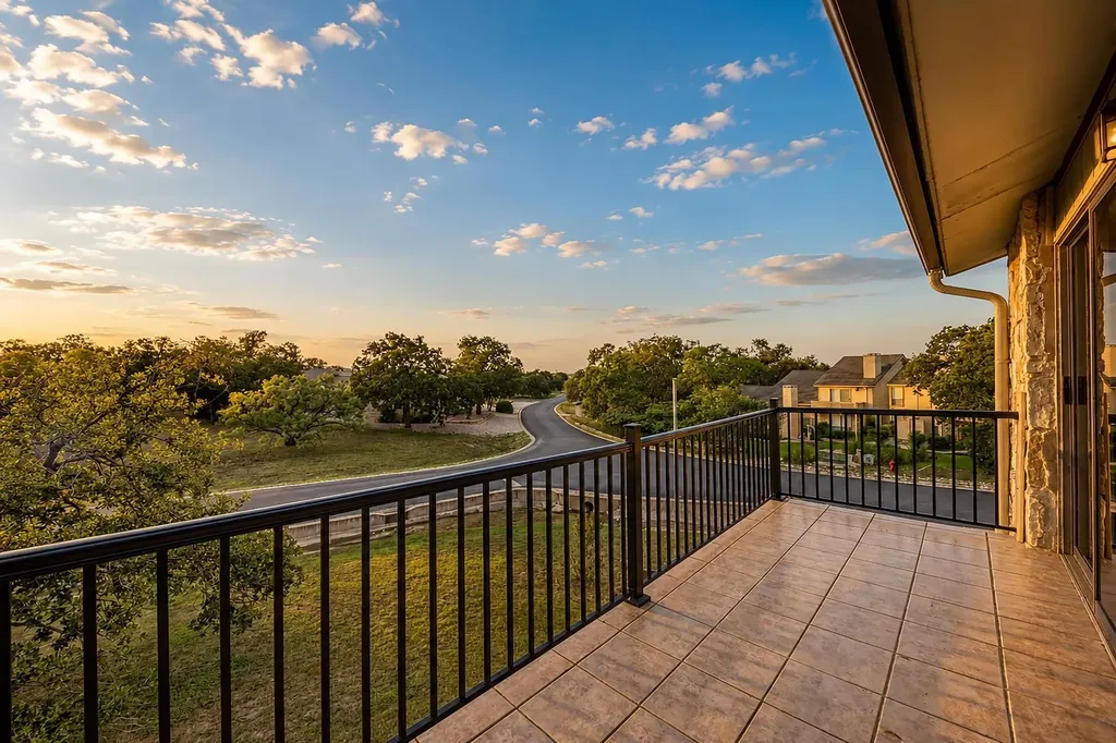 1202 Hi Stirrup #401 Horseshoe Bay TX 78657