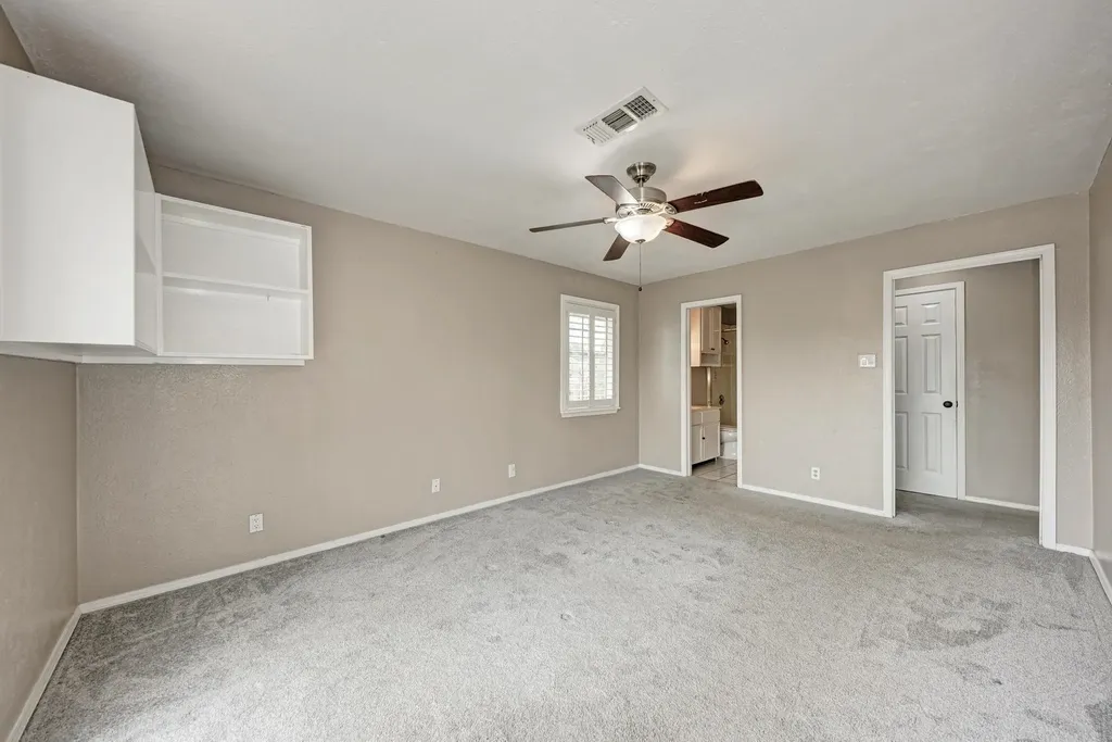 1202 Hi Stirrup #401 Horseshoe Bay TX 78657